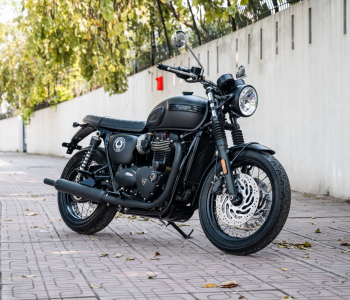 Triumph T120